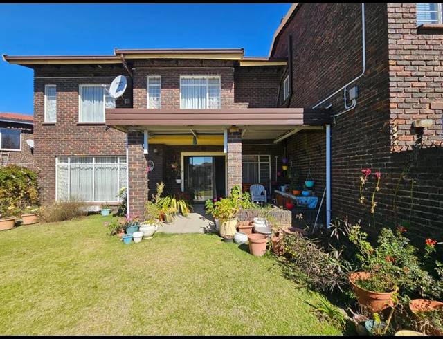 3 BEDROOM TOWNHOUSE FOR SALE IN BRACKENHURST